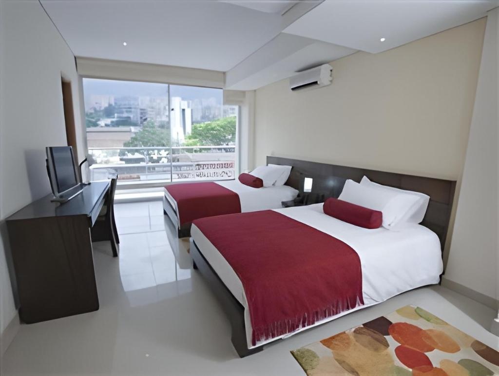 Hotel Florencia Plaza  Rooms  Twin Room Guestroom 2   Copy